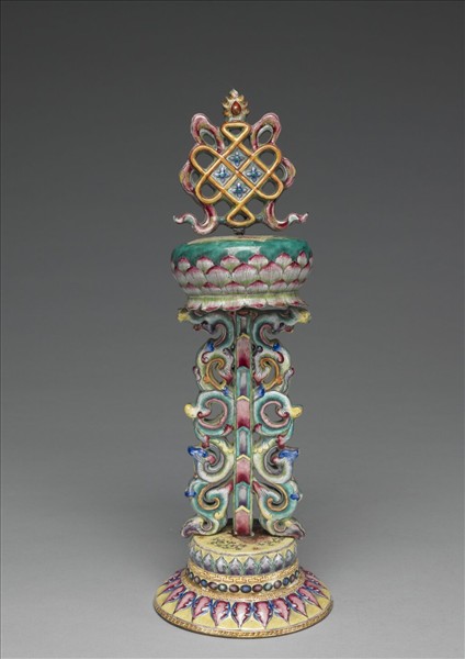 銅胎畫琺瑯五彩八寶（盤長）