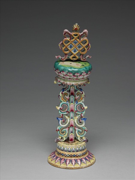 銅胎畫琺瑯五彩八寶（盤長）