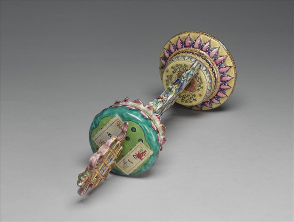 銅胎畫琺瑯五彩八寶（盤長）