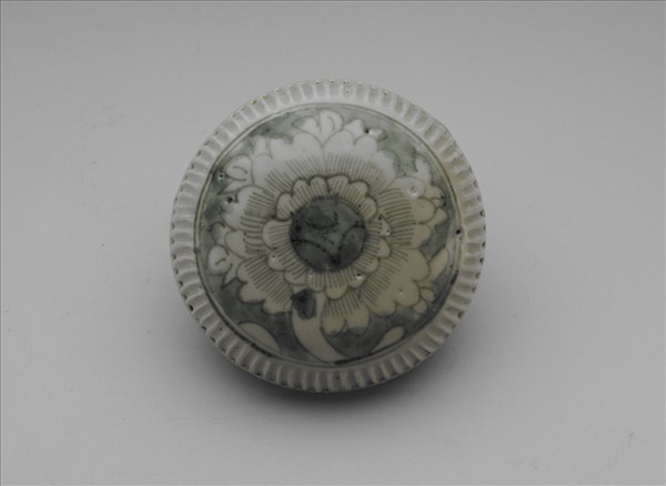 青花花卉紋圓盒