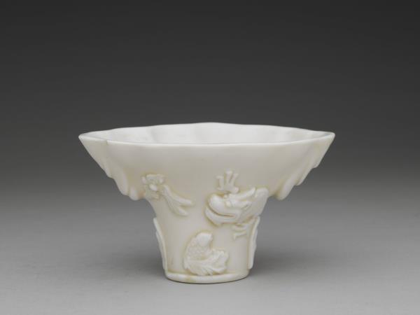 德化窯 白瓷犀角式桮