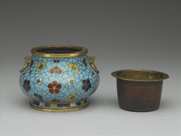 掐絲琺瑯冰梅紋爐（五供）