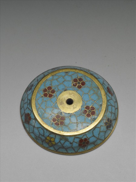 掐絲琺瑯冰梅紋燭台（五供）