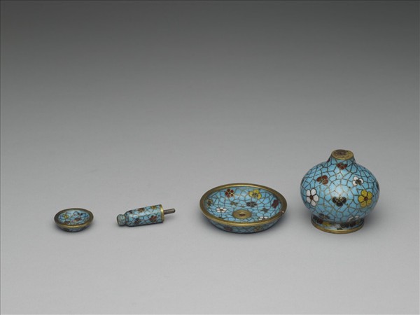 掐絲琺瑯冰梅紋燭台（五供）