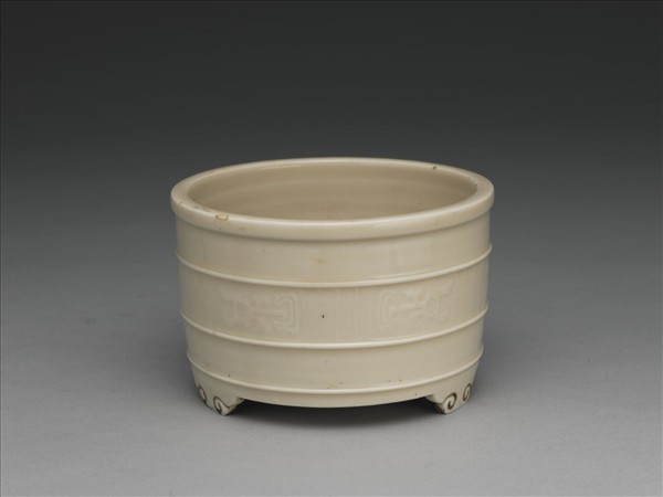 德化窯 夔紋筒式弦紋爐