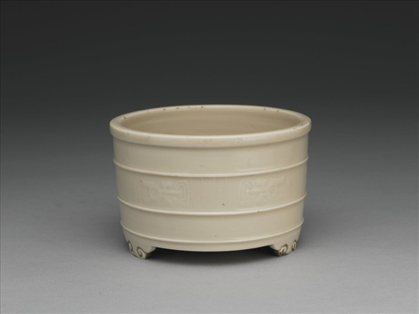 德化窯 夔紋筒式弦紋爐