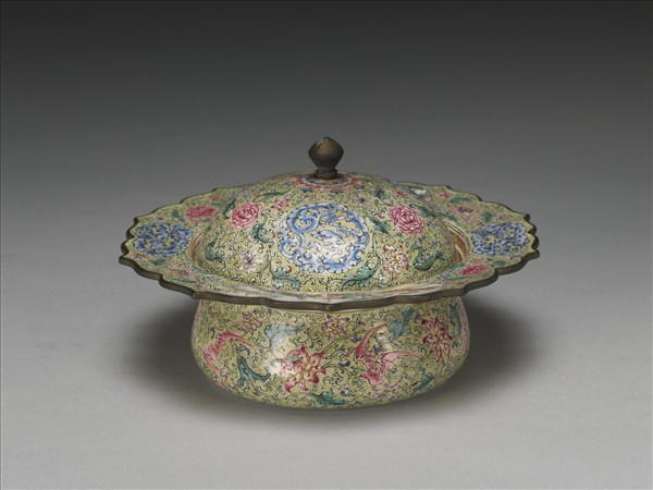 銅胎畫琺瑯花卉龍紋痰盂