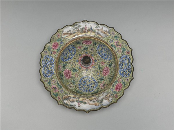 銅胎畫琺瑯花卉龍紋痰盂