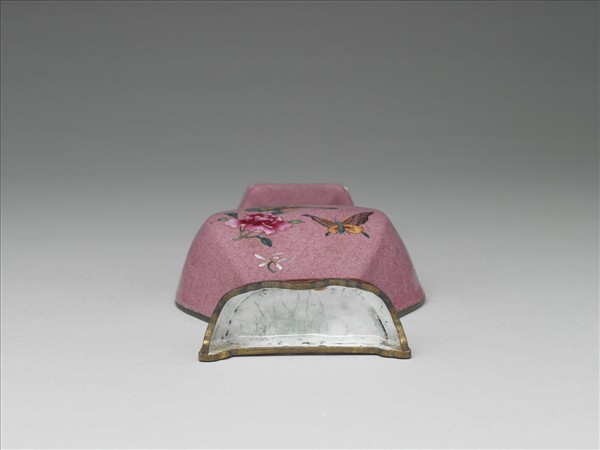 銅胎畫琺瑯紅地花蝶紋轎瓶