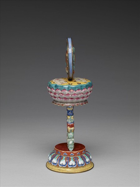 銅胎畫琺瑯五彩八寶（雙魚）