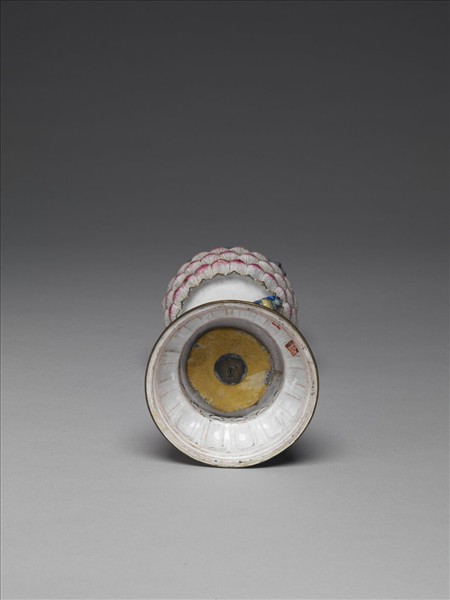 銅胎畫琺瑯五彩八寶（雙魚）