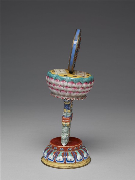 銅胎畫琺瑯五彩八寶（蓮花）