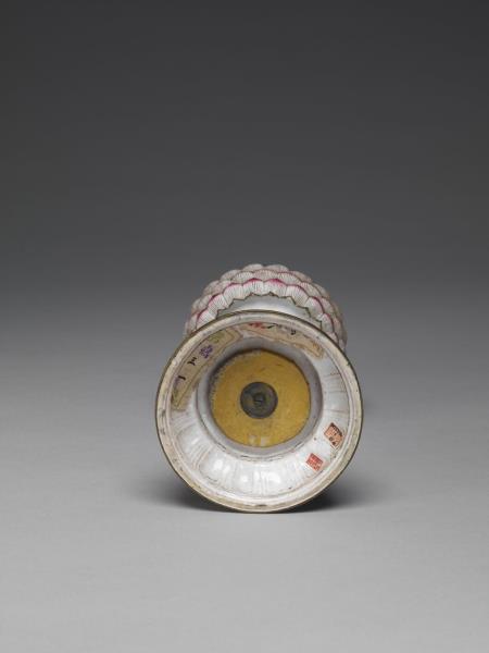 銅胎畫琺瑯五彩八寶（寶幢）