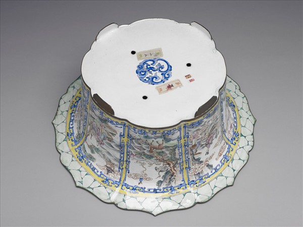 銅胎畫琺瑯開光福壽圖花盆