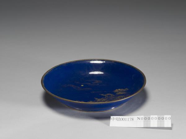 銅胎畫琺瑯三羊開泰圖盤