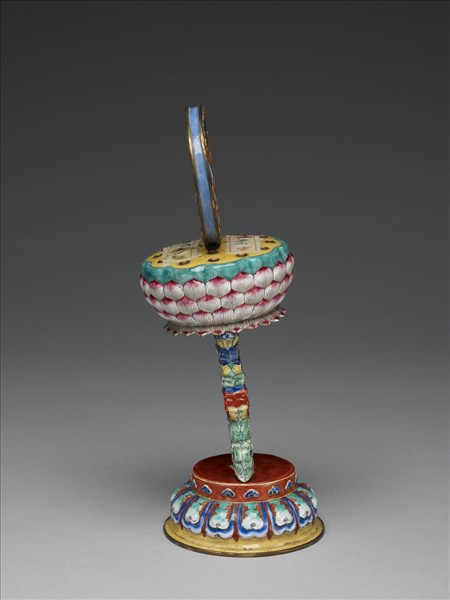 銅胎畫琺瑯五彩八寶（盤長）