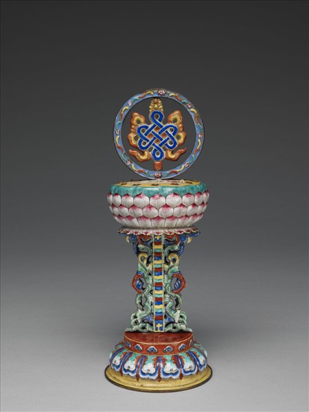 銅胎畫琺瑯五彩八寶（盤長）