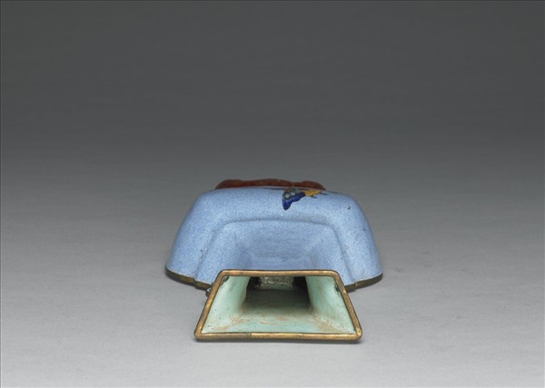 銅胎畫琺瑯藍地花蝶紋轎瓶