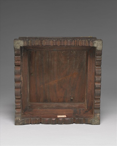 銅胎畫琺瑯藍地花葉紋塔形龕