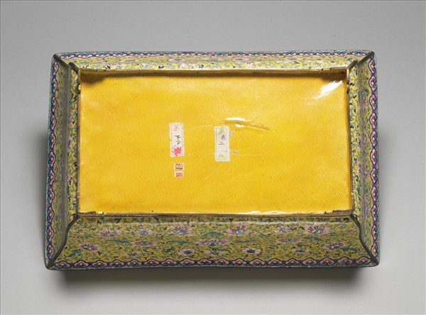 銅胎畫琺瑯黃地花葉紋花盆