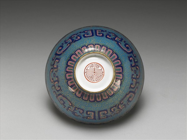 銅胎畫琺瑯藍地龍紋碗