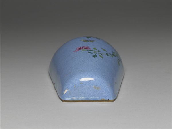 銅胎畫琺瑯藍地花蝶紋轎瓶