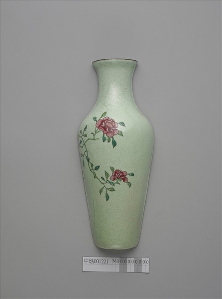 銅胎畫琺瑯綠地花卉紋轎瓶