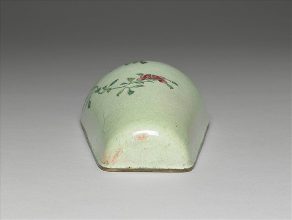 銅胎畫琺瑯綠地花卉紋轎瓶