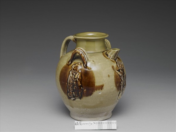 長沙窯 黃釉綠褐彩人物貼花水注