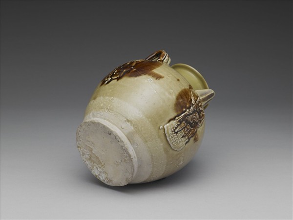 長沙窯 黃釉綠褐彩人物貼花水注