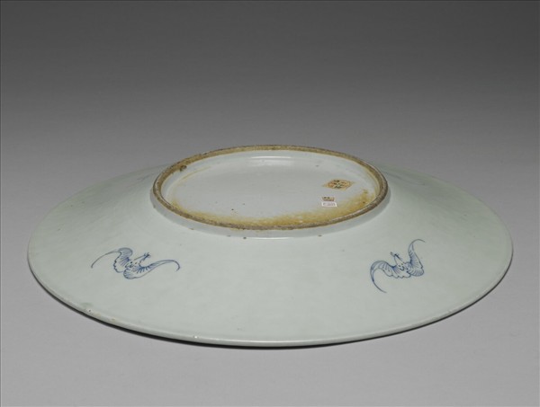 青花纏枝花卉紋盤