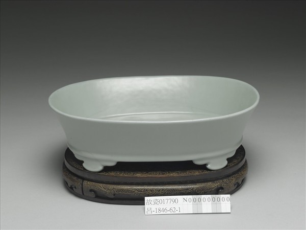 仿汝釉青瓷水仙盆