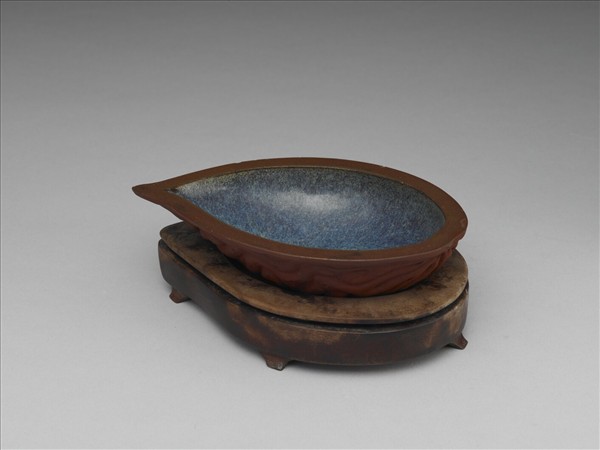 紫砂鈞釉蟠桃核筆洗