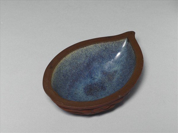 紫砂鈞釉蟠桃核筆洗