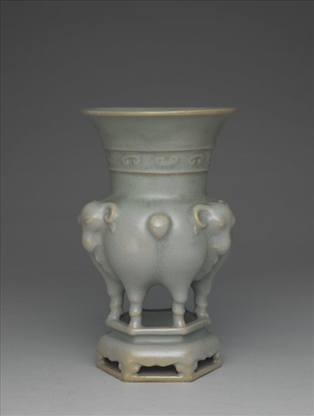 宜興或石灣窯 仿鈞釉瓷三犧尊