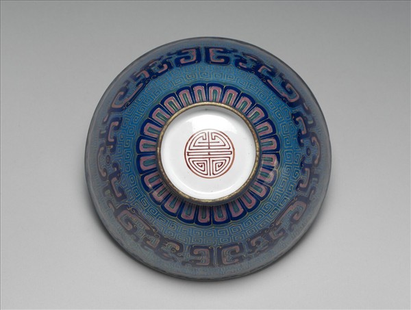 銅胎畫琺瑯藍地龍紋碗