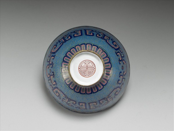 銅胎畫琺瑯藍地龍紋碗