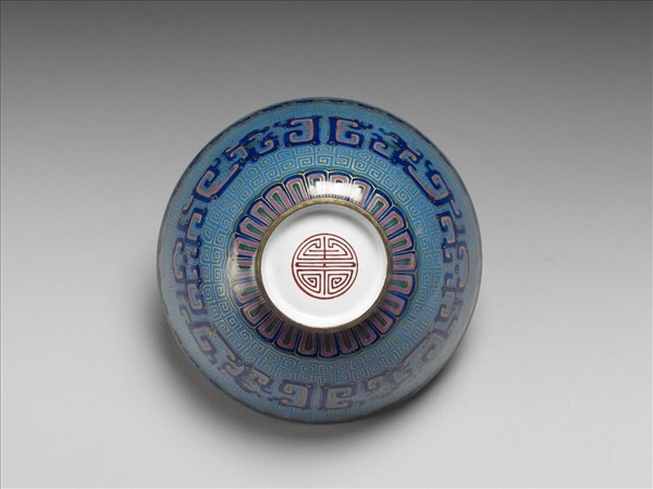 銅胎畫琺瑯藍地龍紋碗