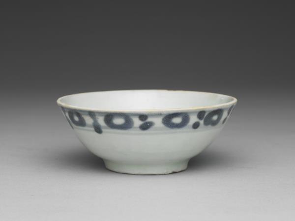 青花圈點紋碗
