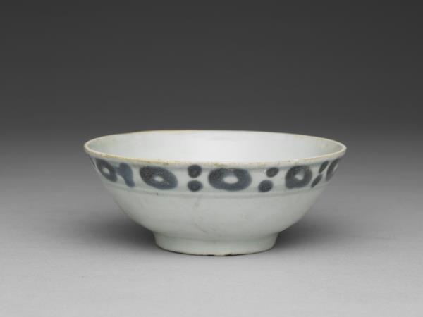 青花圈點紋碗
