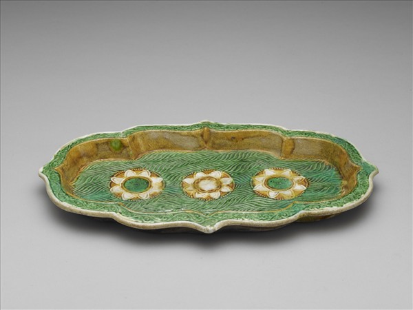 三彩印團花紋長盤