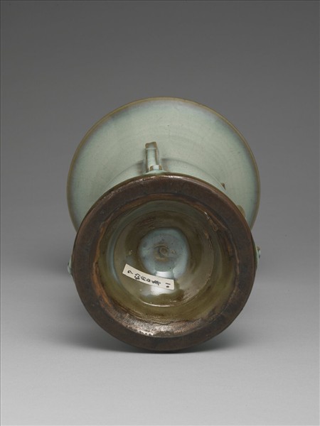 鈞窯 月白出戟瓷尊