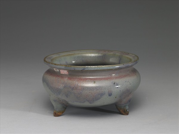 鈞窯 青釉紫斑三足爐