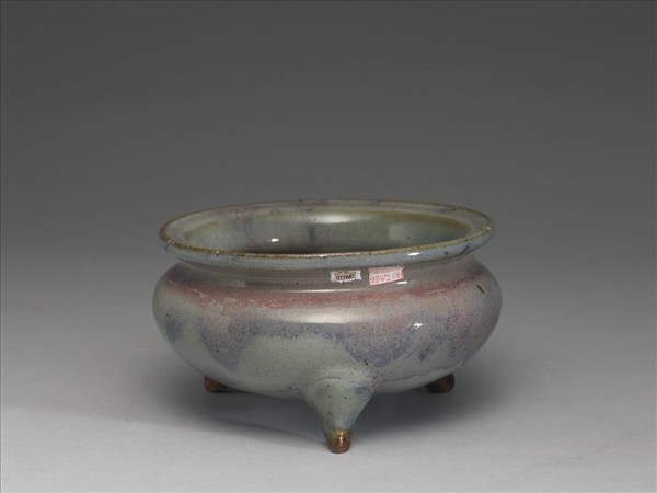 鈞窯 青釉紫斑三足爐