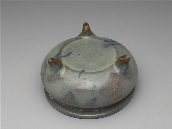 鈞窯 青釉紫斑三足爐