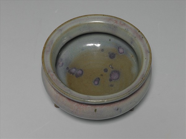 鈞窯 青釉紫斑三足爐