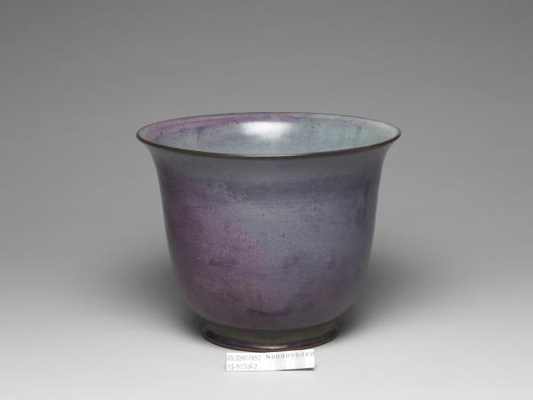 鈞窯玫瑰紫釉花盆- 故宮