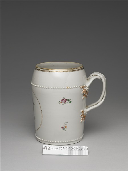 粉彩描金花卉紋把杯