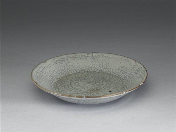 哥窯青瓷葵口盤- 故宮