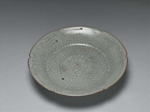 哥窯青瓷葵口盤- 故宮